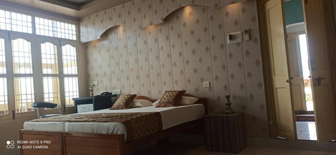 Shiva Ganges View Guest House Варанаси Екстериор снимка