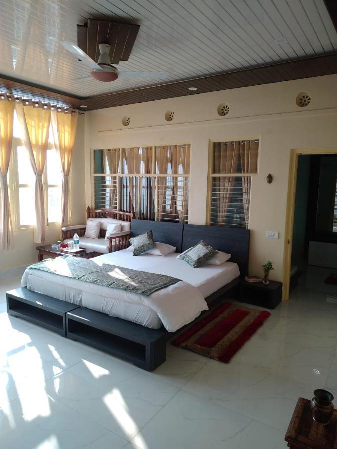 Shiva Ganges View Guest House Варанаси Екстериор снимка