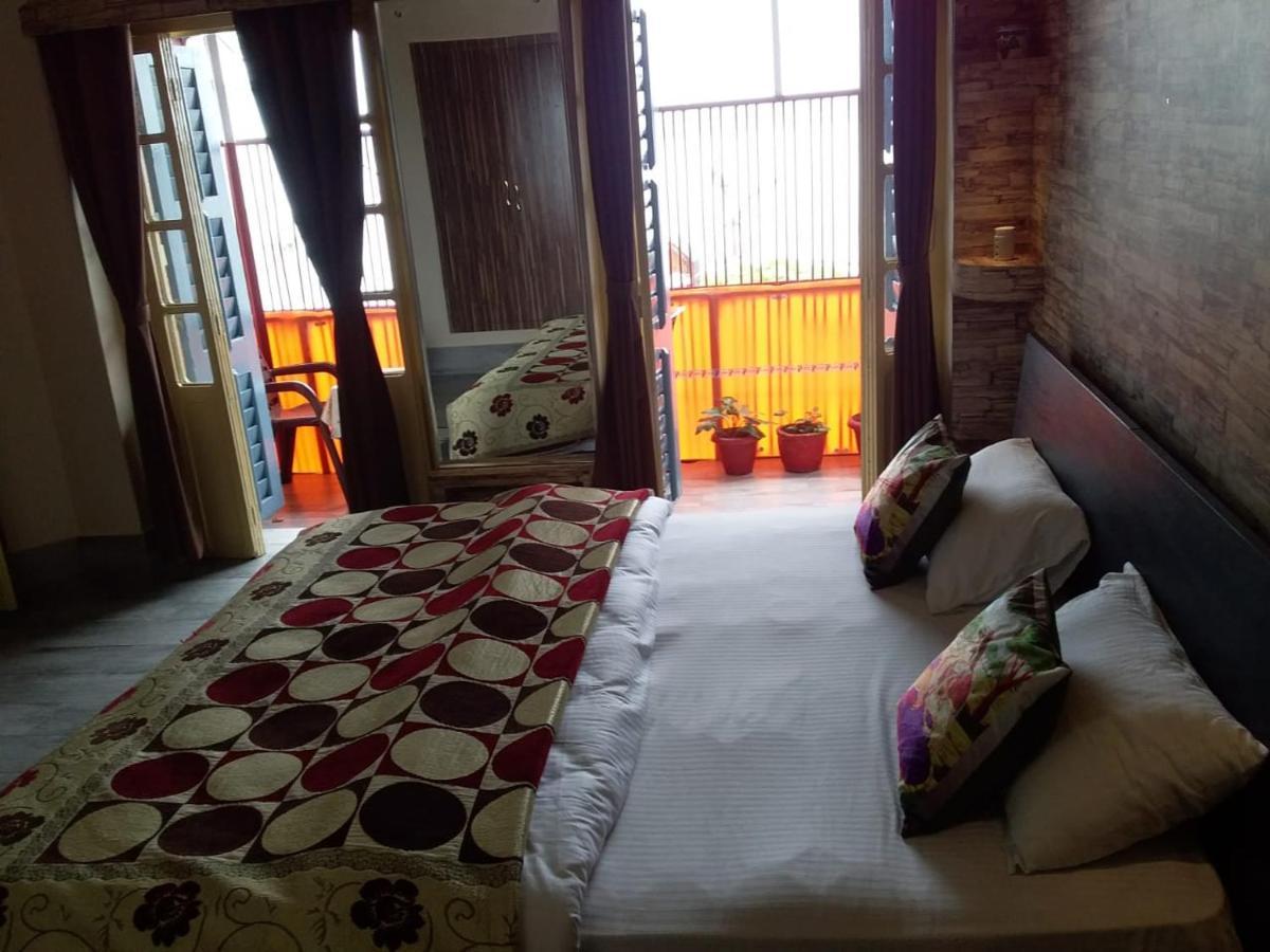 Shiva Ganges View Guest House Варанаси Екстериор снимка