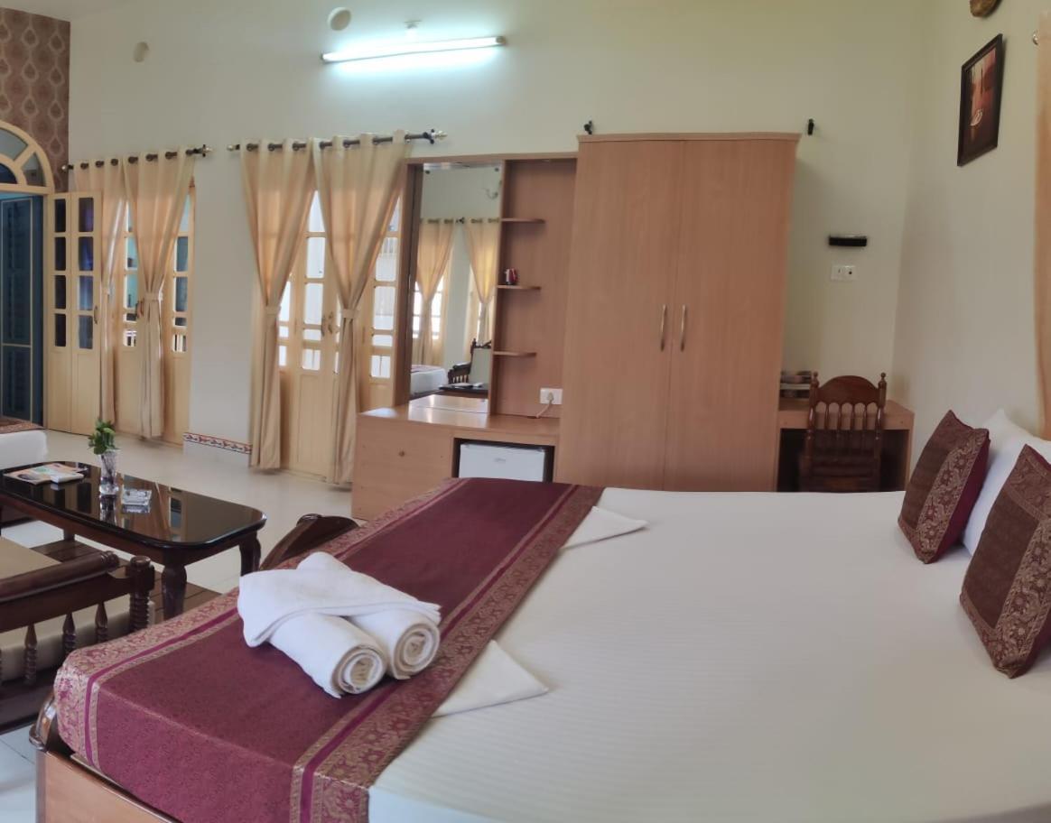 Shiva Ganges View Guest House Варанаси Екстериор снимка