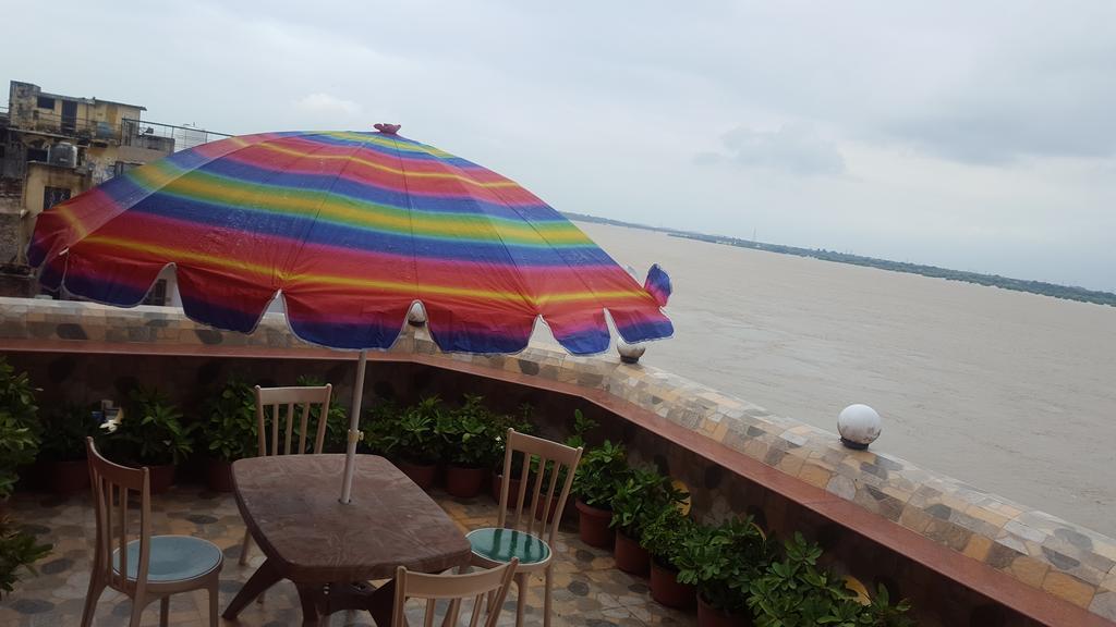 Shiva Ganges View Guest House Варанаси Екстериор снимка