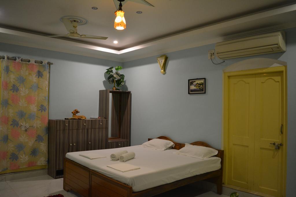 Shiva Ganges View Guest House Варанаси Екстериор снимка
